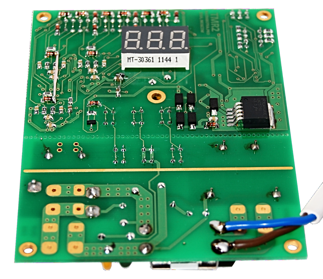 Разработка электроники, терморегулятор с платиновыми датчиками, вид печатной платы снизу